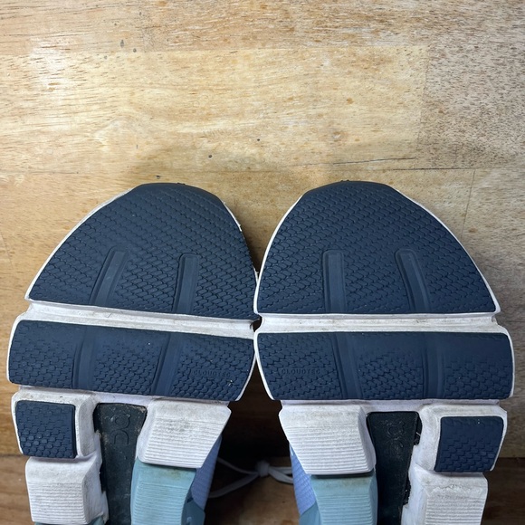 On CloudFlyer 4 REFLECTIVE Womens Size 8 Running Shoes Sneakers Nimbus Cobble - Picture 11 of 13